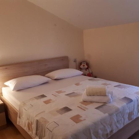 Mirjana Apartman Vodice Esterno foto