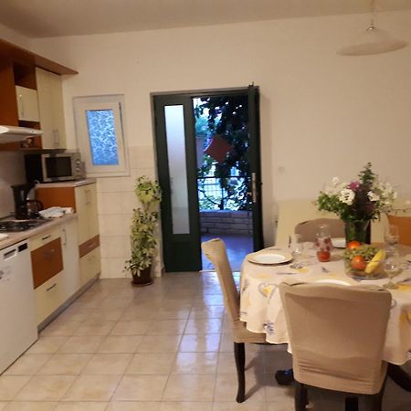 Mirjana Apartman Vodice Esterno foto
