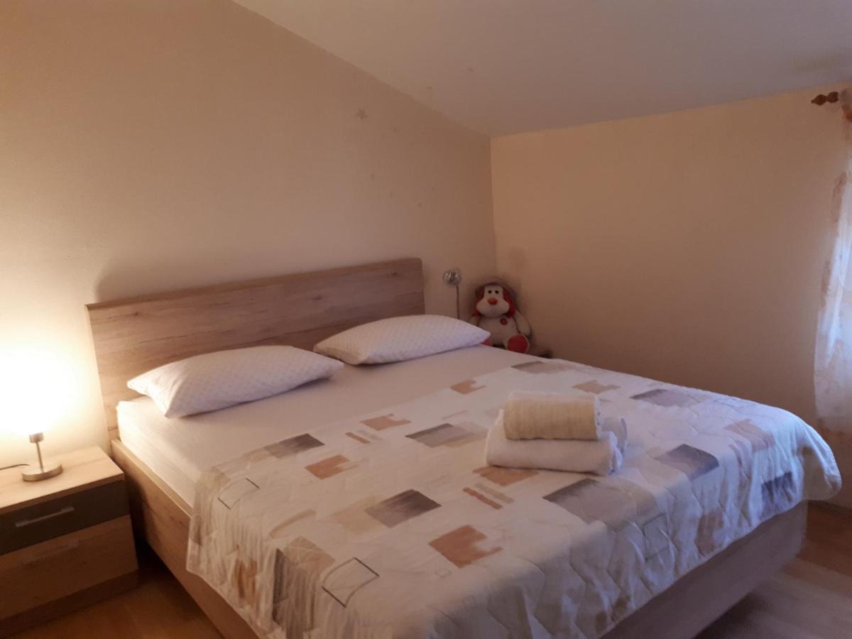 Mirjana Apartman Vodice Esterno foto