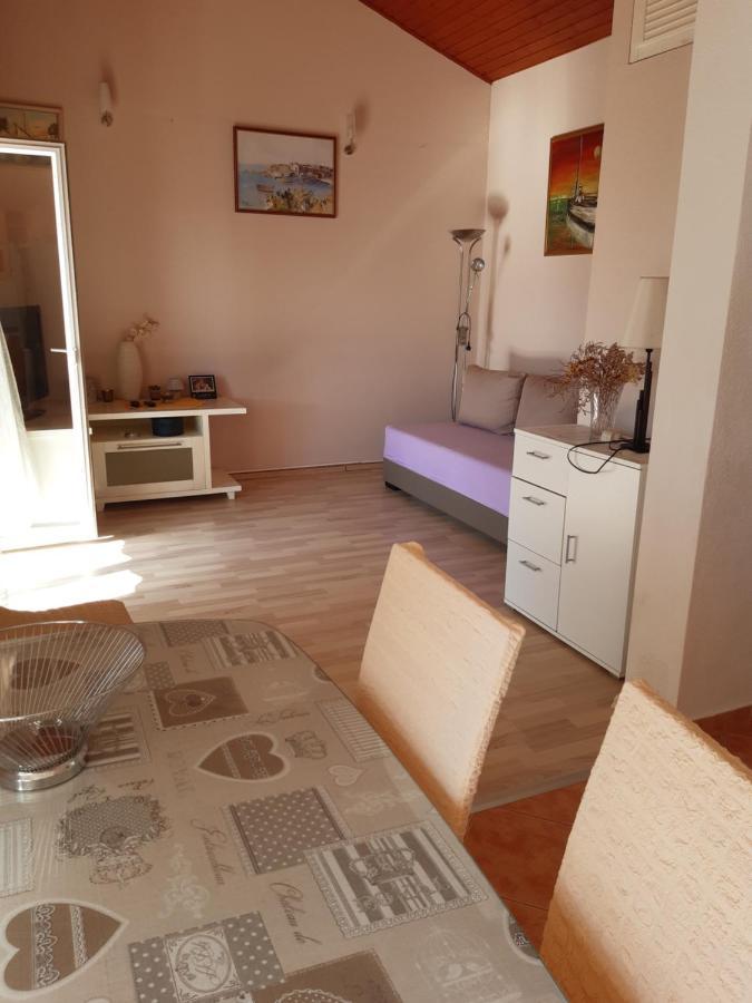 Mirjana Apartman Vodice Esterno foto