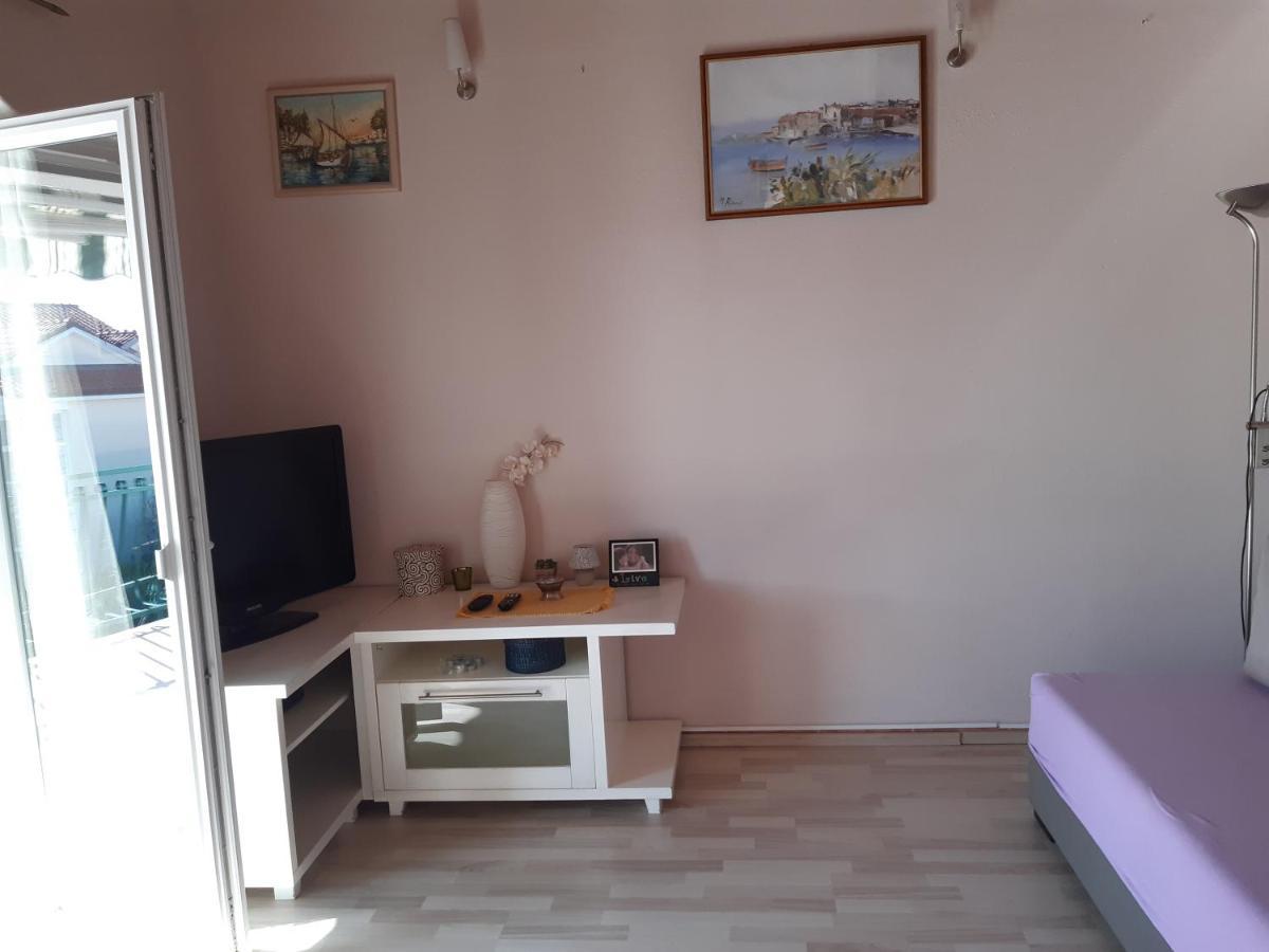 Mirjana Apartman Vodice Esterno foto