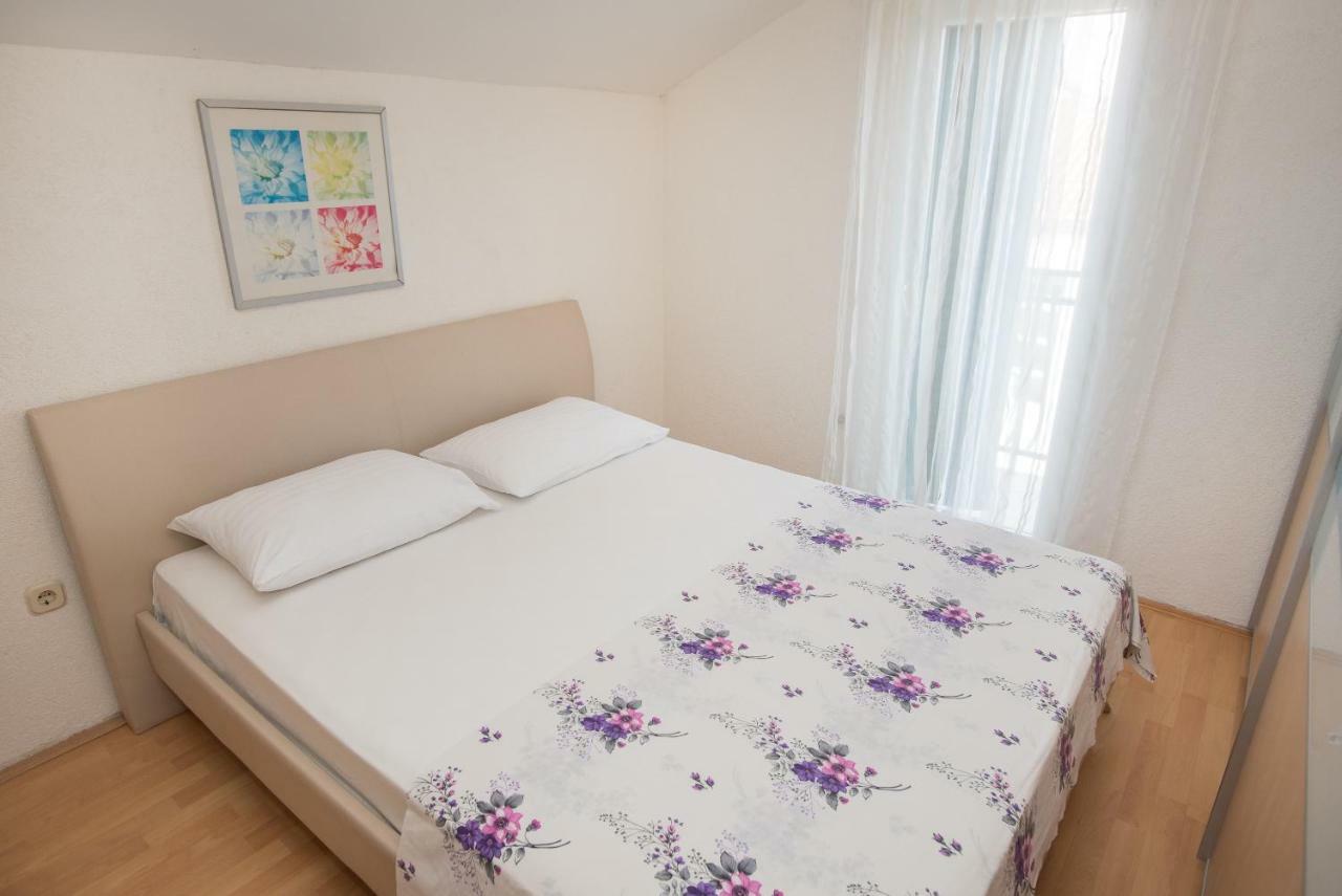 Mirjana Apartman Vodice Esterno foto