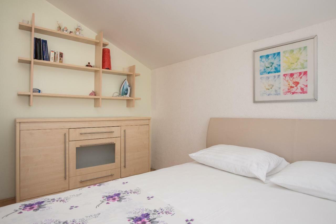 Mirjana Apartman Vodice Esterno foto
