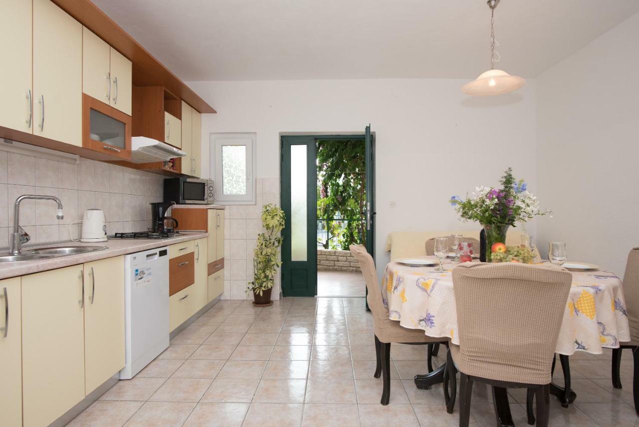 Mirjana Apartman Vodice Esterno foto
