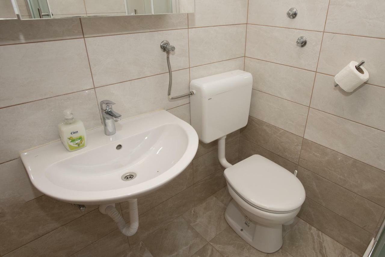 Mirjana Apartman Vodice Esterno foto